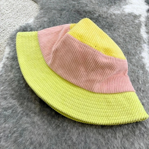 The Peach Fuzz Just Getting Bi Bucket Hat - Picture 5 of 13